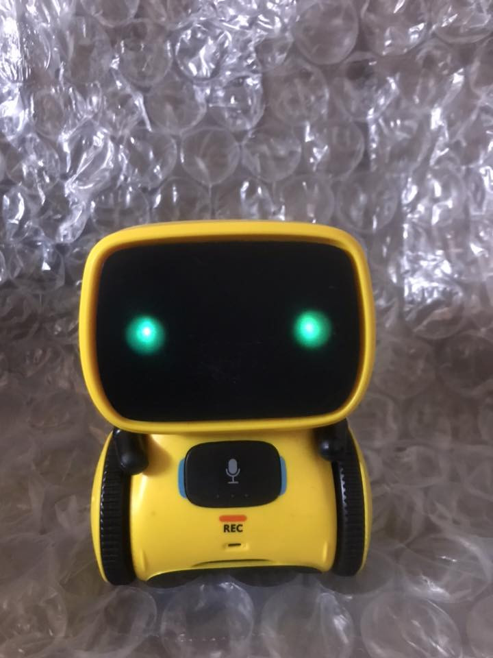 لعبة روبوت المتحدث الذكي التحكم الصوتي ومستشعر اللمس والغناء والرقص وتسجيل الكلام والتكرار وتنفيذ الاوامر باللغة النكليزيه سعر 20 الف


**إذا كنت صاحب هذا الإعلان وتريد حذفه لأي سبب، رجاءا أرسل رسالة إلى الدعم الفني**