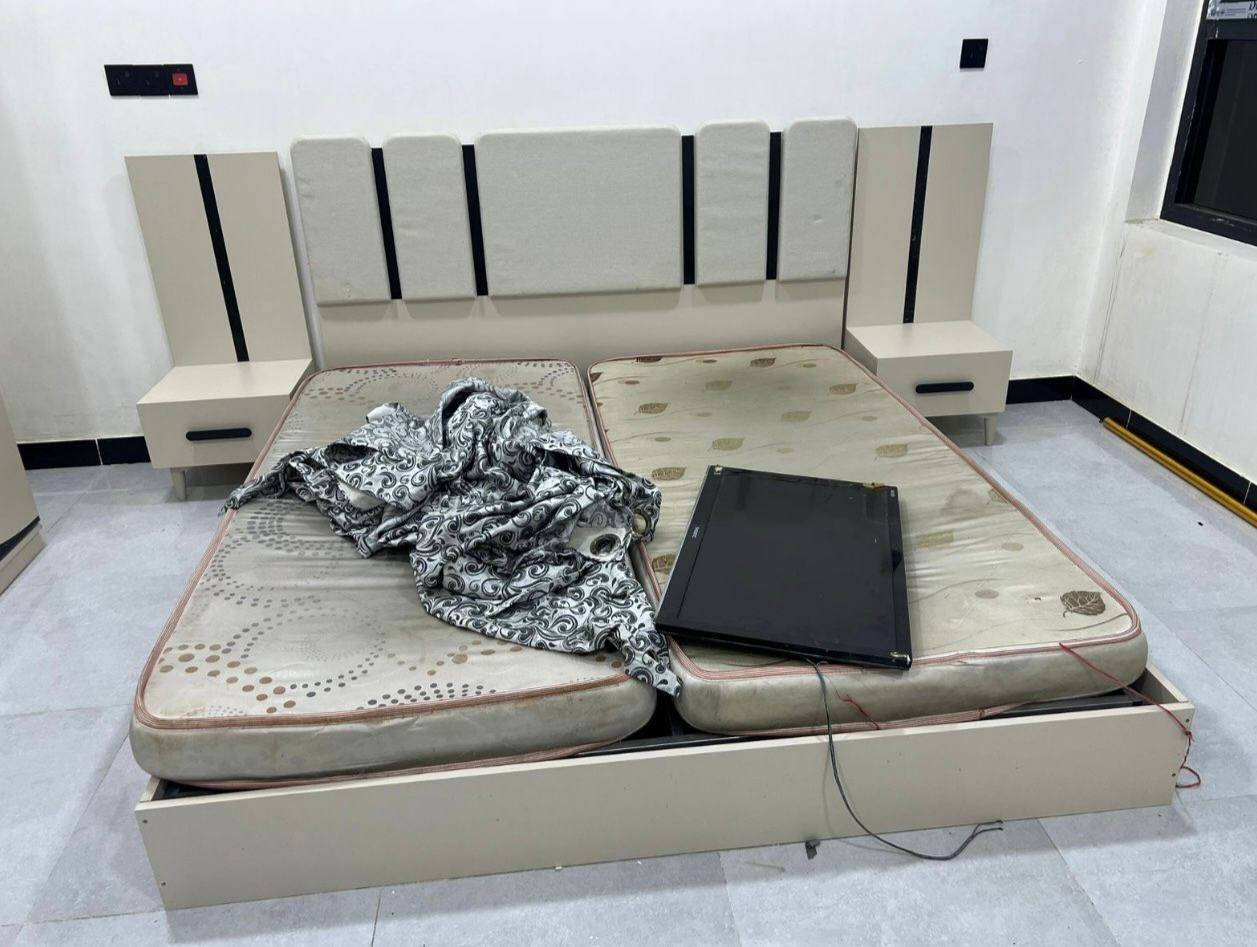 بيع مستعجل بسبب النقل
للبيع غرفة تركية 5قطع ماخذيها صار يومين جديده بعده الايلون بيها ألسعر 600وبي مجال العنوان 
بغداد الدوره البعيثة


**إذا كنت صاحب هذا الإعلان وتريد حذفه لأي سبب، رجاءا أرسل رسالة إلى الدعم الفني**