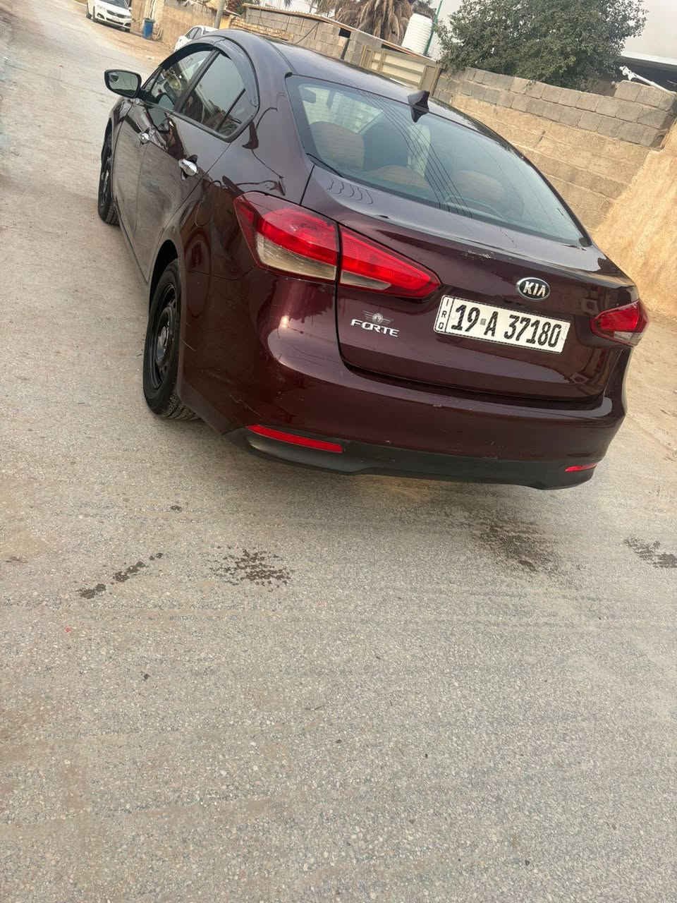 سلام عليكم فورتي 2017 أمريكي مكفول من صبغ وال تبديل فقط بيه بارد جاملغ لامامي لايمن وربع البنيد بسمي نضيفه جدا سنويه وهزه جديده كير محرك تبريد مكفول  مابيه اي نقص السعر ١٢٦ وبيه مجال
بابل / الاسكندريه 
***********
