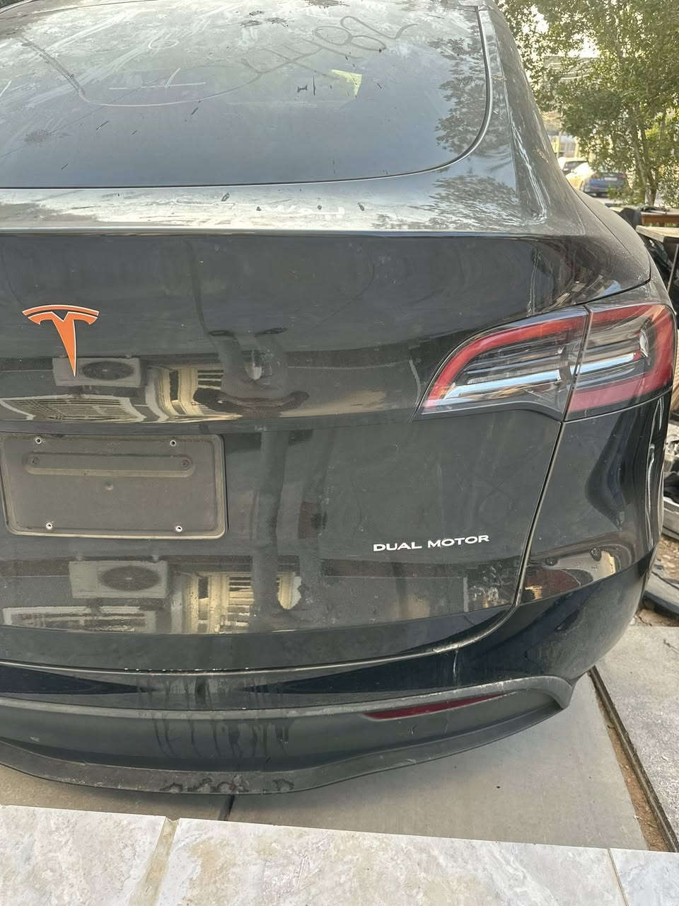 السلام عليكم بيع فقط على حادثهه دخول جديد تسلا Y دبل ماطور كارت مابيهه اون لاين لونك رينك بطاريه كبيره دبل ماطور سياره جديده جاملغ وبنيد وجاملغ ايرباك برده فقط خلفي مكان سياره بغداد حي البنوك للاستفسار

***********
