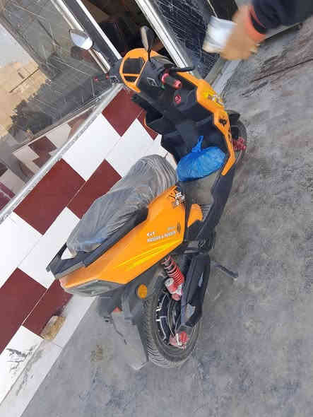 السلام عليكم دراجه شحن للبيع مديل 2025 نضيفه كلش اليثيوم صار شهر من اخذتهه  السعر 950 ديالى شهربان

‏‪0774 720 2512‬‏
