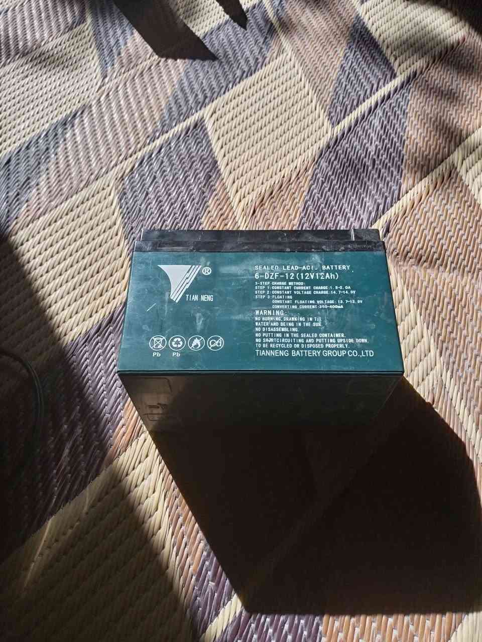 خمس بطاريات للبيع شغالات مال دراجه شحن ***********
