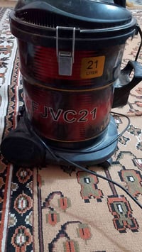 مكنسة كهربائية • أجهزة منزلية