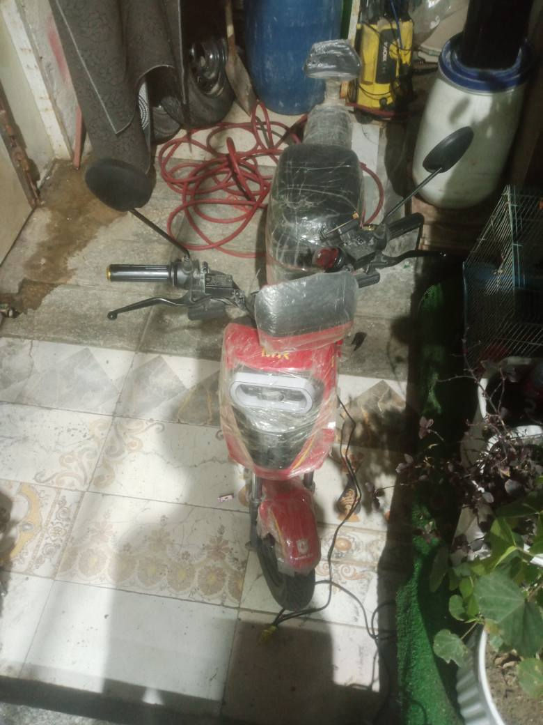 دراجه شحنو البيع جديده صارله عندي قل من شهر وما ماشيه هواي جديده دراجه ما بيه اي شي زلغ ما بيه سعره البصرة, العراق


**إذا كنت صاحب هذا الإعلان وتريد حذفه لأي سبب، رجاءا أرسل رسالة إلى الدعم الفني**