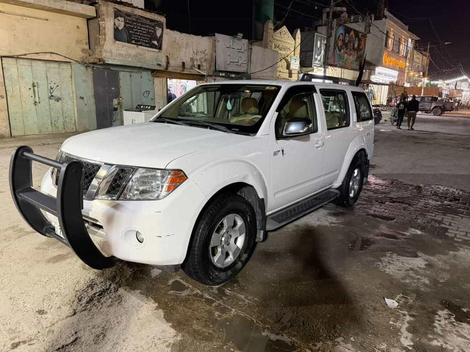 السلام عليكم شباب 
نيسان باثفندر 2010 السياره خليجيه 
مواصفاتهه فول الفول دشبول ارماده شاشات عدد 2 بلادي 
السياره مكفوله من كلشي ماعدا صار بيهه صبغ ربع البنيد اثر طخه بسيطه والدعمايات للجماليه  غير هذا الصبغ مابيهه
ماشيه 172 الف كم 
السعر 118 وبيهه مجال بسيط 
مكانهه بغداد البنوك للاستفسار اكثر 
***********
