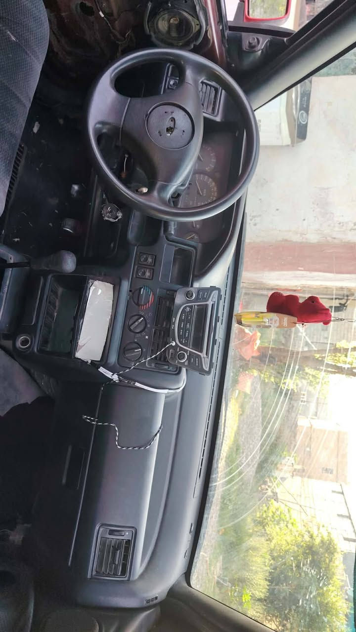 السلام عليكم سيارة فورد مسجلة مانندل راعيها مكفولة. 
كير محرك شرط مراوس شعندك نزل حتا اذا فرق مو مشكلة 
نزل شعندك سيارة مراهم 
***********

