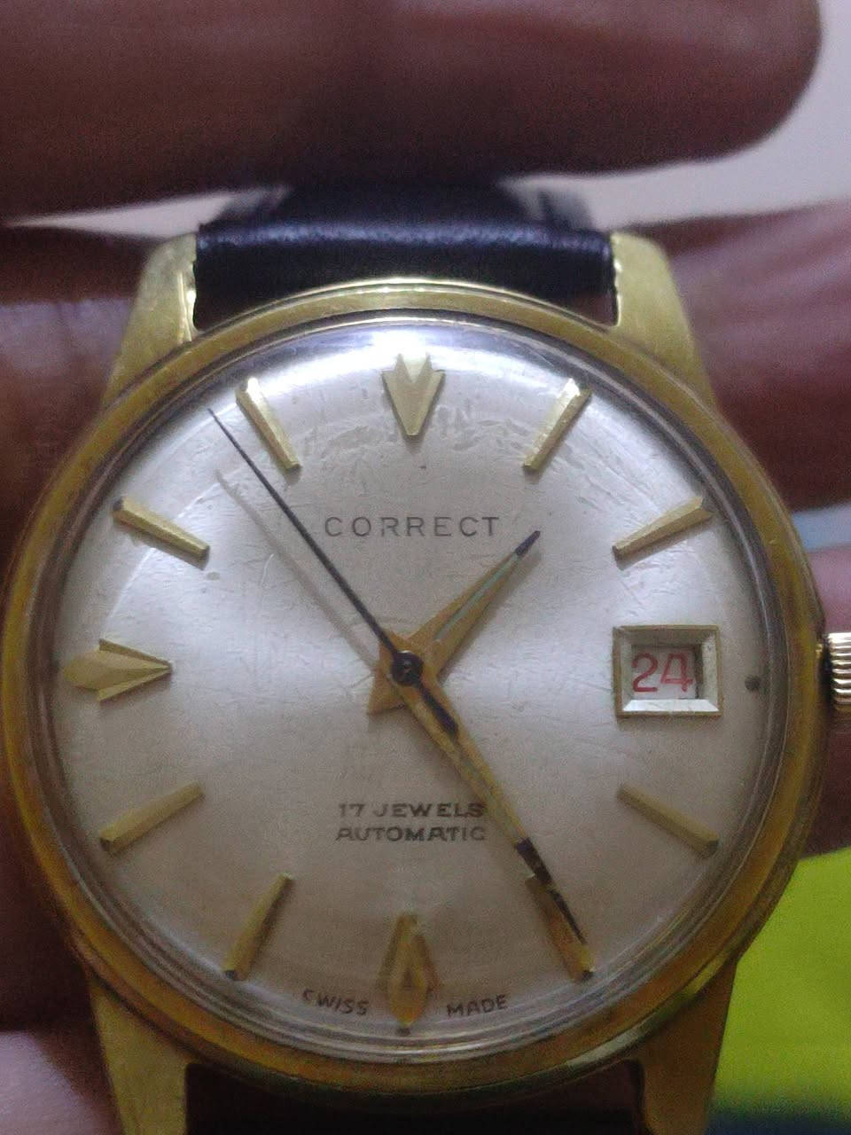 ساعه سويسريه اصلي 
نظافه تامه 
اوتماتك
منفذ تاريخ  
قياس من ٣٤ الئ ٣٦
اطار مطلي بالذهب 
طراز الخمسينات أو الستينات 
أعله سعر ابيع 
مزاد من يبدي من خمسين ألف 
ينتهي بالساعة ١٣ليلا
اذا لم تصل السعر المطلوب 
تسترجع


**إذا كنت صاحب هذا الإعلان وتريد حذفه لأي سبب، رجاءا أرسل رسالة إلى الدعم الفني**