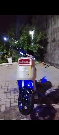 دراجه R7 للبيع دراجه نضيفه لونه  عسكري  22امبير موديل 2025 الدراجه نظي...