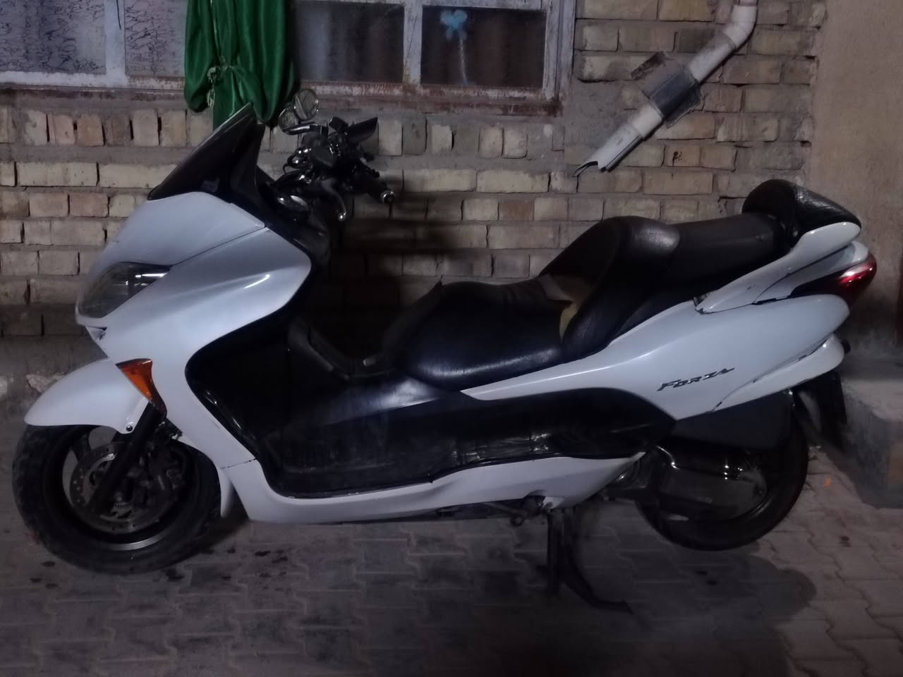 اسلام عليكم
فورزه 0/8 عميه بلادي
اوراق كامله من منفيس الى كمرك الى مكاتبه  ومدفوع كمرك
منضومه زينون كامله عليها
ABS امامي خلفي مزدوج
بيها بصمه مو سويج 
دسكات امامي حلفي من شركه NISIN
مكينه خير من الله ما مفتوحه
شلعه ومعدل خير من الله (120) حقيقي
ترايش رياضيه سل ستيل 
كهربائيات كلها شغاله
السعر مليون و 150 وبيها مجال حك الجيه للطيبين
للاستفسار اكثر
 ***********
