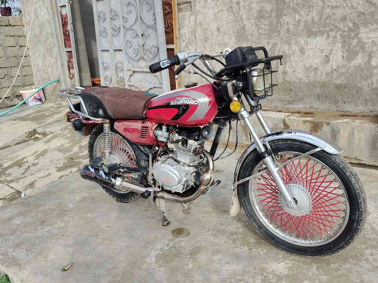 السلام عليكم درجة نامي برو 
باب أول اصلي كلشي شغل شرط 
مكين مفتوح بس نضيف 
اورق كمل 
440الف شراي يتصل 
***********
