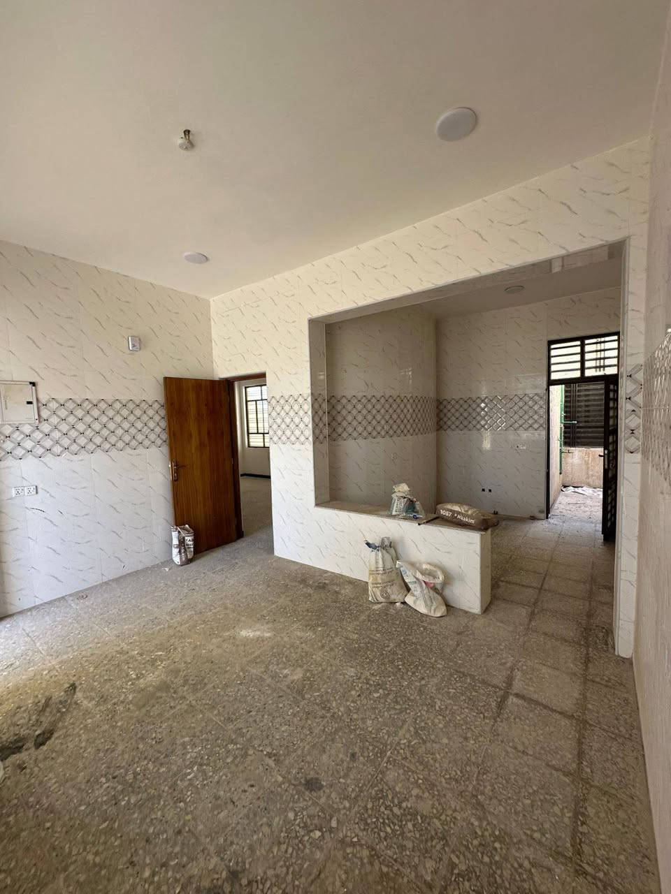 🏡 دار للبيع في منطقة الجربوعية 8000 🏡
المساحة 200م طابو صرف 
بناء 2024 فارغ غير مسكون 
غرفة نوم عدد 2 🛌 صالة 🛋 استقبال 🪑 مطبخ حار وبارد 🍱 صحيات عدد 2 🛁
الدرج مرمر والمحجر ألمنيوم
(اڪـتب تـمّ يـصلـك الـسـعـر أو مـراجعـة مـكـتب الـمـسـتـشـار)
📞 للاستفسار اكثر:
*********** 
***********

📍 عنوان المكتب: شارع حي المعلمين، قرب مستشفى الصادق الأهلي، مقابل مطعم شام.
