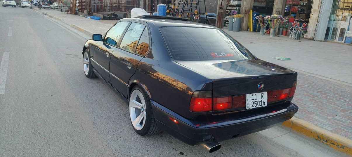 للبيع 540 اصل وفصل طبكه كامله 44 كارتون
رقم بغداد انكليزي مداور ثاني يوم 
غرفه اوف وايت بلاد موتلزيك 
سقف روز رايز 
ويل هامان 
حداديه كارتون 
السياره ضربه قويه ماكو بس طخه شبر بالجاملغ الخلفي 
السياره جاهزه الاخر حبابه ربع متصرف عليها 
مكاني كربلاء 
اي استفسار اكثر اتصل ***********
السعر 85 وبيها مجال حك الجيه 
واسف على الاطاله
