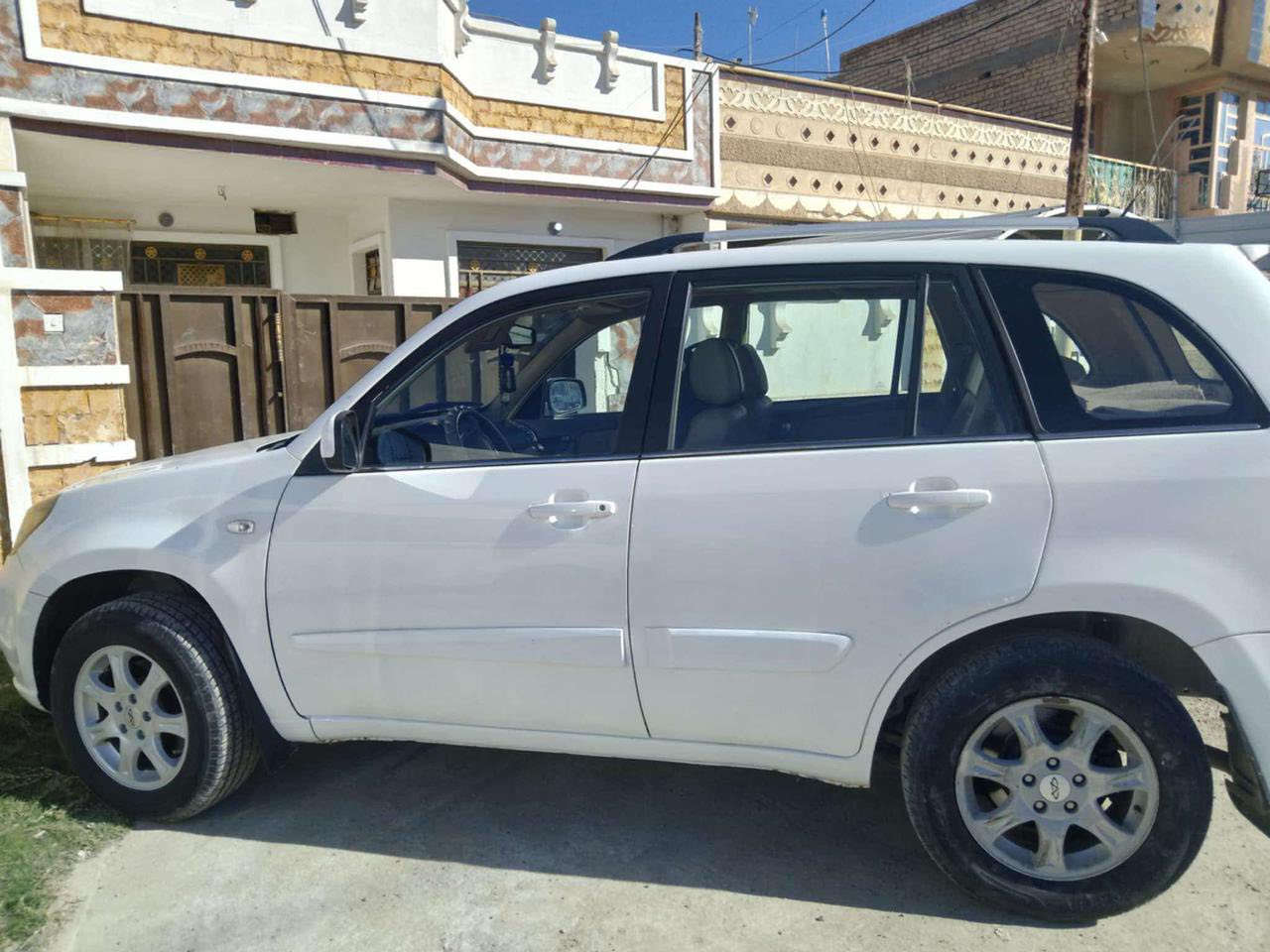 السلام عليكم تيكو ٢٠١٤ للبيع فقط مكينه ٢٠٠٠ كير ميكانيكي المرغوب داخل بيجي سياره جاهزه من كلشي تبريد تدفئه بنيد مبدل اثر حالوب بدون حادث السعر ٧٥ 
بغداد ***********
