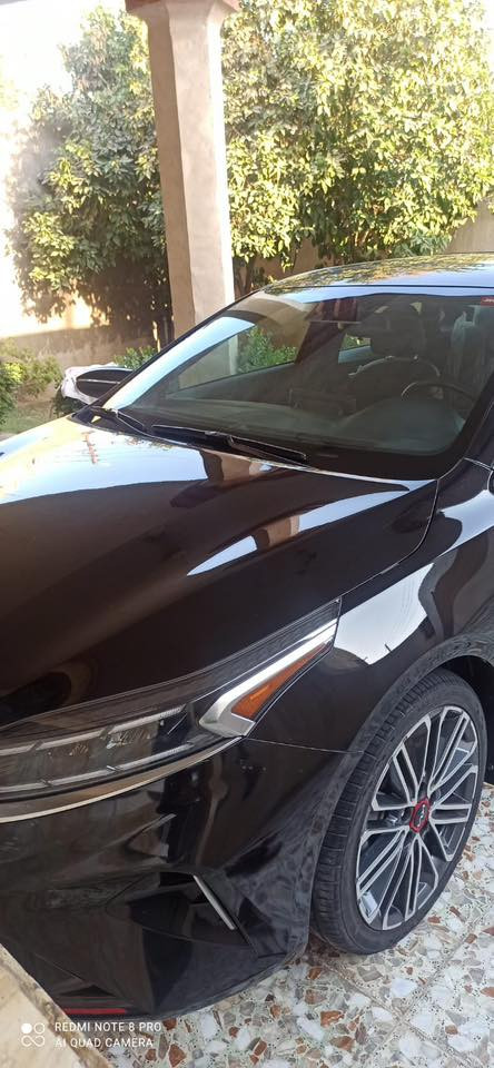 كيا فورتي موديل ٢٣ السياره فول مواصفات للاخير قطعتين تبديل
نفس اللون بلاد الباقي مكفول ماشيه ٤٠   
السعر ١٥٣ 
 ***********
