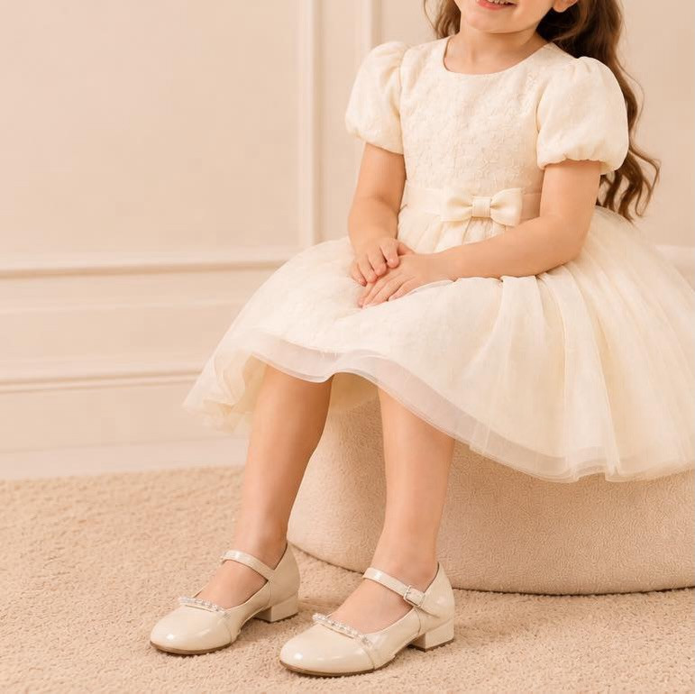 new collection of children's shoes👧🏻
✨ القطع مضمونه وقابلة للتبديل إذا كان بها خلل مصنعي
متوفر توصيل بغداد وجميع المحافظات 
كلفة التوصيل 5000 
يمكنكم التواصل عن طريق الرقم الخاص بالشركه :-7712⁩⁩⁩⁩⁩⁩⁩⁩


**إذا كنت صاحب هذا الإعلان وتريد حذفه لأي سبب، رجاءا أرسل رسالة إلى الدعم الفني**