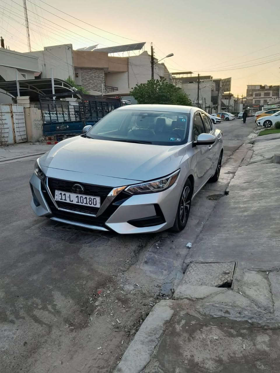السلام عليكم للبيع نيسان سينترا SV2023رقم بغداد تحويل مباشرحادث بنيد صبغ محرك 2000 كامره بصمه تشغيل ويل كب رادار السياره جاهزه من كلشي ماشيه 28000 مايل كير مكينه مكفولات تخم تاير السعر 135$ وبيه مجال مكان السياره بغداد العامريه رقم تلفون ***********
