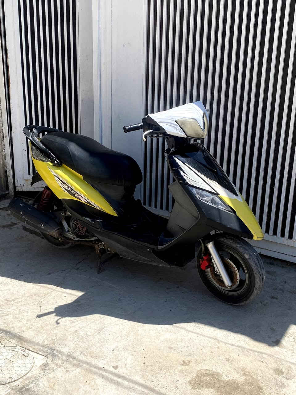 سكنس نوعه gtr  دراجه ناعمه وحلوه مابيه نقص و ما لاعب بيه حته كابريته ما منضفه كلها بلادي دراجه ختم واحد كلها ومكفوله من كلشي (سعرها مناسب )مكاني بابل شارع 80. *********** الهاتف واتساب موجود
