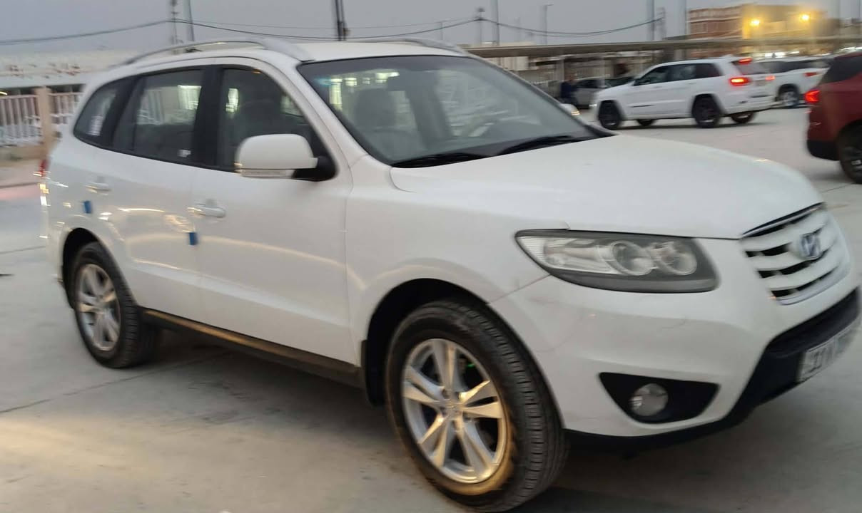 سنتافي 2012
شركة عامة . تحويل ثاني يوم
7 راكب، محرك 3600
كير ومحرك مكفول
تخم تاير
باتري جديد
حدادية جيدة 
سيارة نظيفة
مكانها الكوت.
السعر 150 وبيها مجال بسيط‏‪***********‬‏
