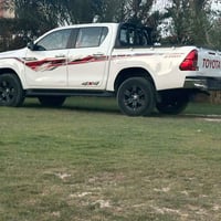 هايلوكس للبيع موديل ٢٣ مواصفات ساز  سياره على وضع شركه سعر عل هاتف 077...