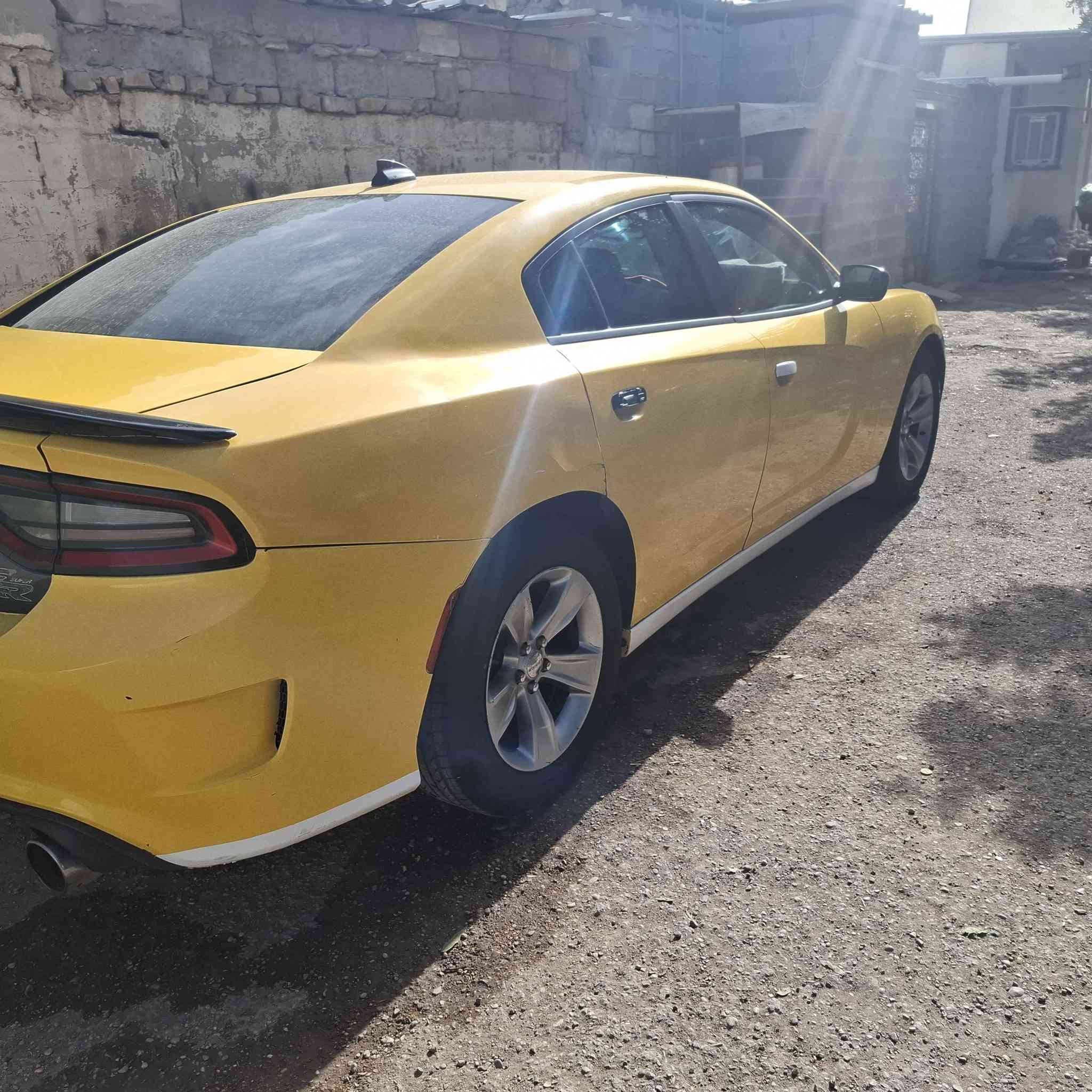 جارجر ٢٠١٥ بغداد السعر ١٧٠ وبيه مجال قليل 
*********** بغداد, العراق
