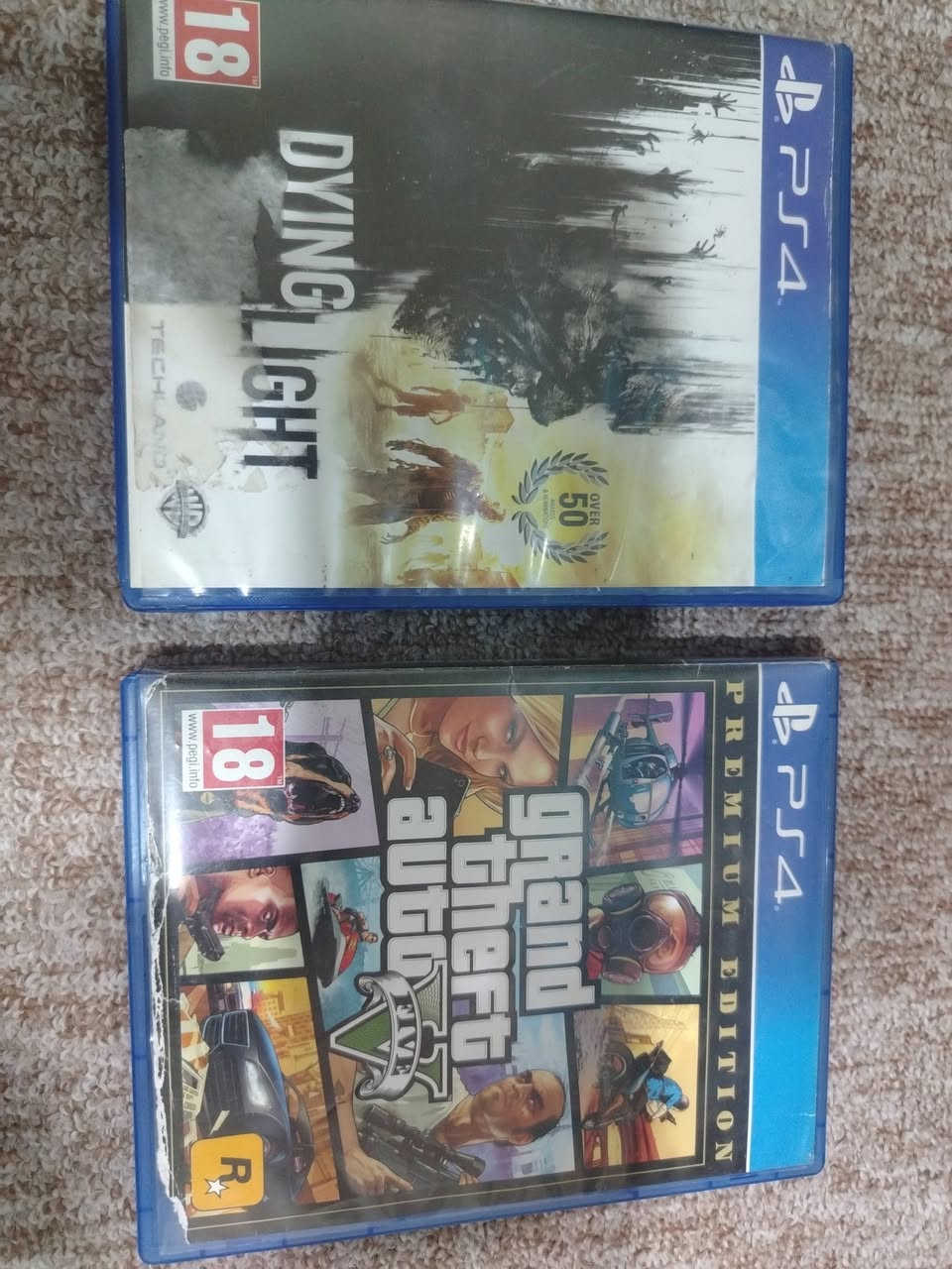 بلي 4 سلم استكر و اخو الجديد نضافه 95 
500 GB
كيبل HDR مو HDMi
يد 1 فقط اصلي
اشتراك بلي بلاس شهر ونص
الالعاب
قرص GTA 5
قرص Dying
وبل حساب لعبتين
CALL OF DUTY BLACK OPS 7
CALL OF DUTY BLACK OPS 6
215 الف


**إذا كنت صاحب هذا الإعلان وتريد حذفه لأي سبب، رجاءا أرسل رسالة إلى الدعم الفني**