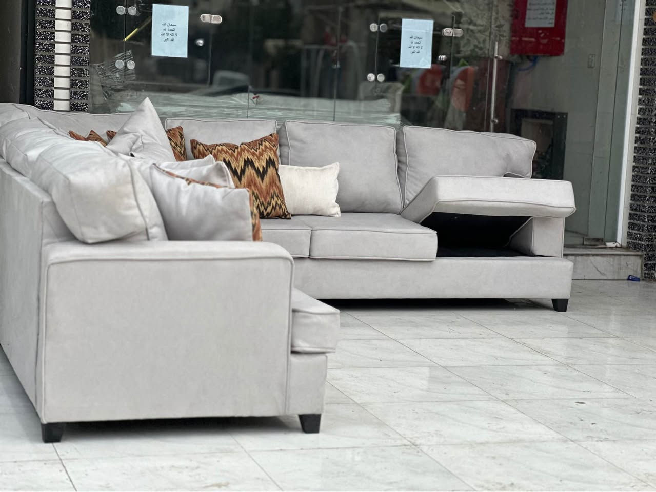 كورنر  امريكي  ماركه   اشلي Ashley   متكون من8 نفرات  نسبه     نضافه 100/100  مستخدم اخو الجديد  بمقعد وضهر طبي سوفت امريكي فول بوليستر  مقعد متحرك سحاب سهل التنضيف  هيكل بل كامل خشب زان طبيعي   بقماش شامواه وتر بروف ضد سوائل لون   قياسات الكورنر 3/10سم 3/10سم   كرسي جوكر متحرك تكدرون تغيّرون القياسات براحتكم عنوانه اربيل زانكو 99 قرب مطعم كص سنگر يوجد توصيل ل بغداد ولباقي المحافضة الأخرى *********** واتساب فقط (علي) أربيل, العراق
