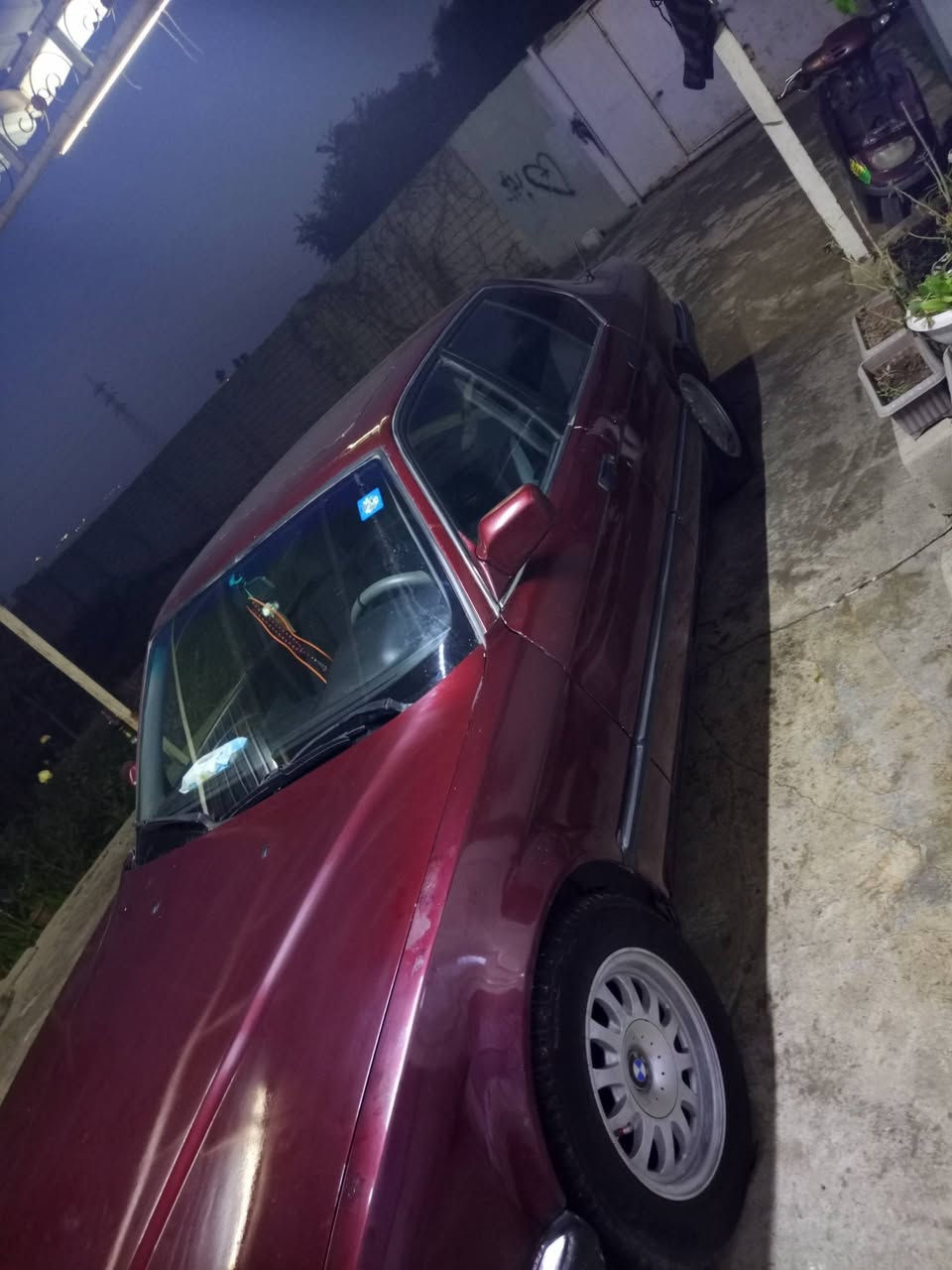 سلام عليكم BM 730اصاله وفصال سيارة رقم جديد سنويا جديد ساليت شغال كربون بنزين ربعه جامت شغال سياره ما يعوزه مصرف محرك كير شراط السعر 50$ ***********/***********
