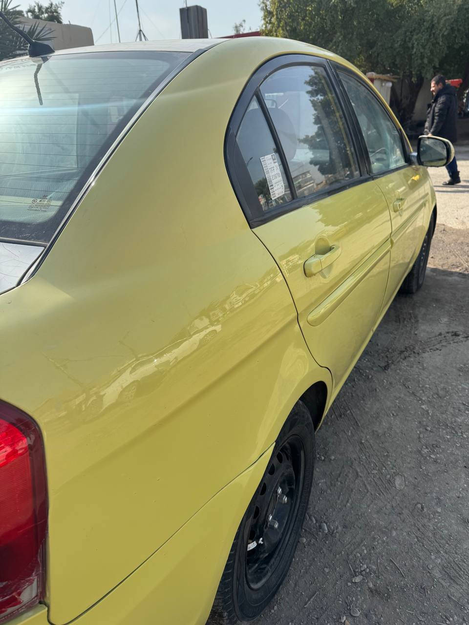 هيونداي اكسنت فيرنا الشركه العامه مديل 2011 رقم بغداد ضربتها ربع البنيد بدون شواصي وبيها صبغ احزام اثر خياسات بسيطة كلش على كد اربع أصابع بل الاهلاات  والبابين بدون ضربه غير البنيد وشوية من الجاملغ الأيسر على كد شبر  كير محرك نضيف تبريد شغال ثلج صدر امامي خلفي جديد شرط التحويل سعرها 78قفل بدون عملة رجاءا بدون احراج هيئة وغرامات تقريبن 400 الف عليه اني اصفرهن وذا تريد تكطع من سعرها وانته تدفعهن عنواني بغداد مدينة الصدر اللاستفسار رقمي ***********
