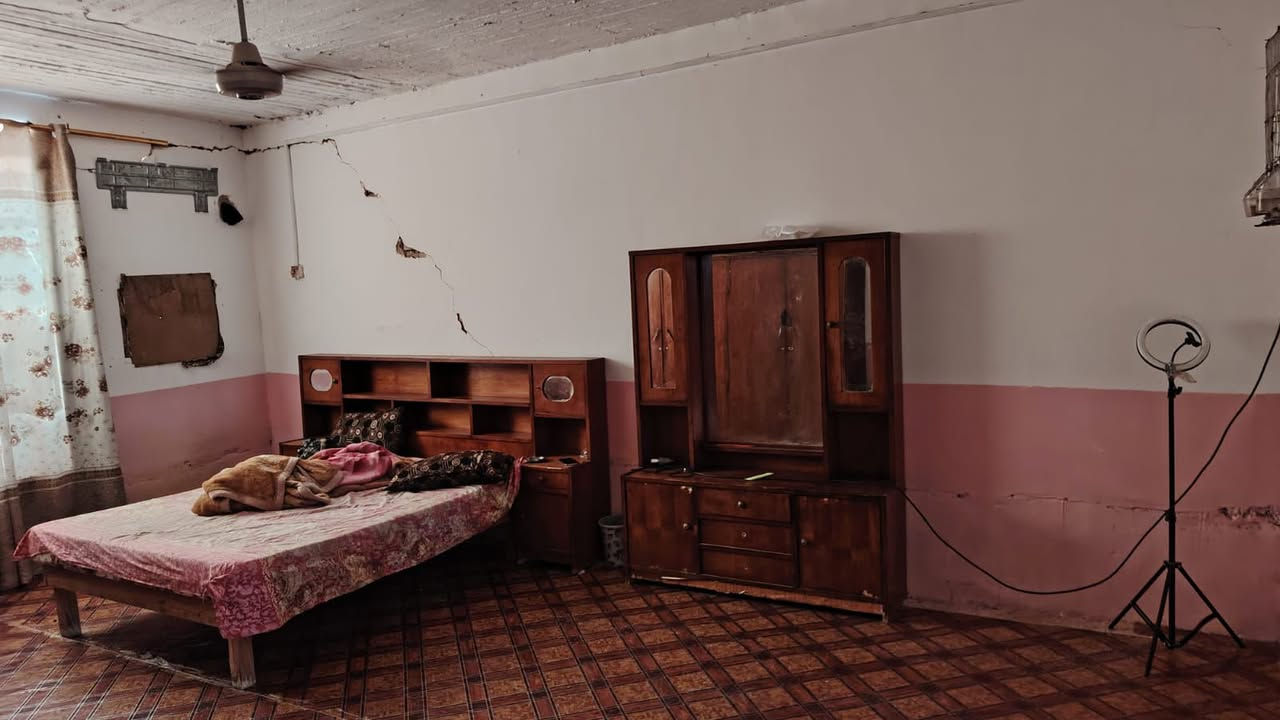 للبيع ...
دار على مساحه اكثر من 600 متر
مع قطعة اكثر 500 متر
حسب ما موضح بالصور قابل للزيادة المساحة
الدار مع القطعة رقم بالبلدية
العنوان / بروانه - قرب جامع خاشع
السعر 30 للدار والقطعة قابل للتفاوض 
للاستفسار : مراجعة المكتب او الاتصال على الارقام التالية ...
***********
***********
بأدارة : ابو مريــــــــــــم
🌹🌹🌹🌹🌹🌹🌹
