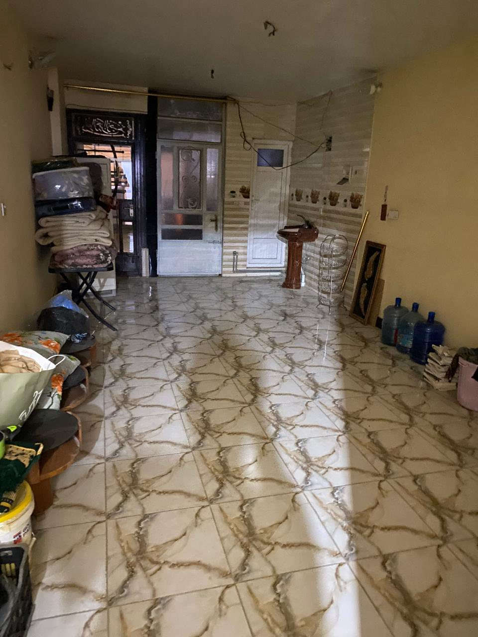 يالله.  . بسم الله الحافظ.                                                             للبيع دار مساحة ٧٥ م واجهة ٤ وربع نظيف يصلح للسكن او الاستثمار طابقين يحتوي على ٢ غرف نوم ومطبخ وصالة وخدمات والسعر مناسب يقع في بغداد البياع حي الرسالة قرب شارع الضغط للاستفسار الاتصال على الارقام                   ***********.  او    ***********                           ( مكتب ركن الحافظ للعقار ) بغداد حي الشباب مجاور حلويات المختار
