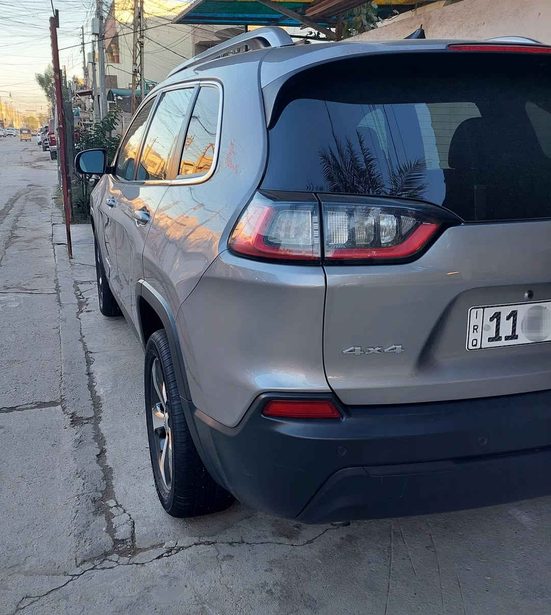 يا الله
جيب بزون لاتيدو
موديل 2019
4 سلندر مكينه 2400
ماشيه 67 الف كيلو متر
المواصفات نص فول
كشنات جلد / السايق كهرباء
تحكم ستيرن جهتين
قطعتين تبريد
نقطه عمياء + رادار خلفي
حساسات خلفيه + كامره دواره
توقف ذاتي + اشاير بالمري + هيتر
لايت زينون بلاد + ليد امامي خلفي
وبيها بعد هواي مواصفات
حادثها بنيد فقط بدون ايرباك
صور الحادث مرفقة مع الصور
مع رقم الشاصي 
مكينه كير تبريد كله على وضع الشركه
صدر جديد
باتري جديد
تخم تاير جديد
ويل حجم 18 كروم
عارضها 147 $ وبيها مجال بسيط
عنواني بغداد الدوره
للاستفسار ***********
واتس اب
غير متواجد عالفيس
