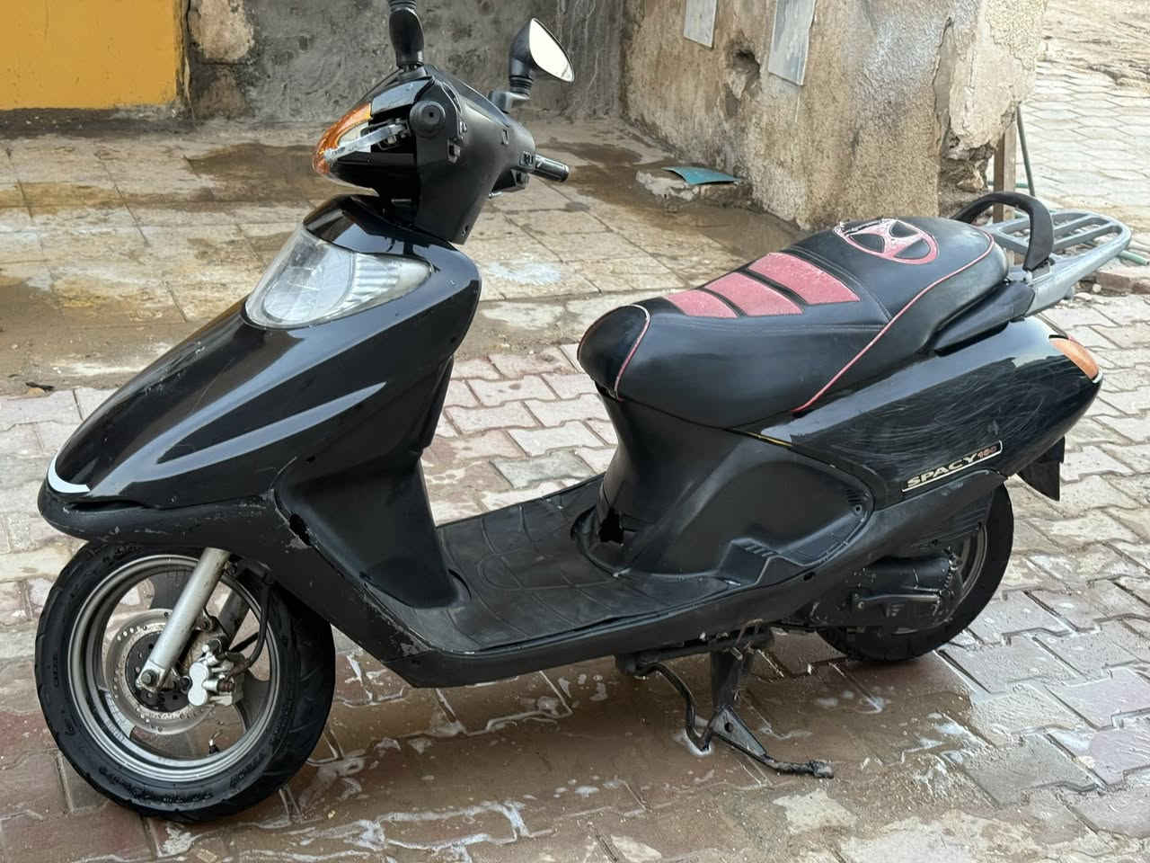 السلام عليكم للبيع سبيسي ماليزي دراجه نظيفه مكينه ناعمه لا دخان ولا تنقيص كفرات كامله سلف هندر دبلات امامي خلفي دراجه نص هندر تشتغل الاستفسار …

***********
***********
