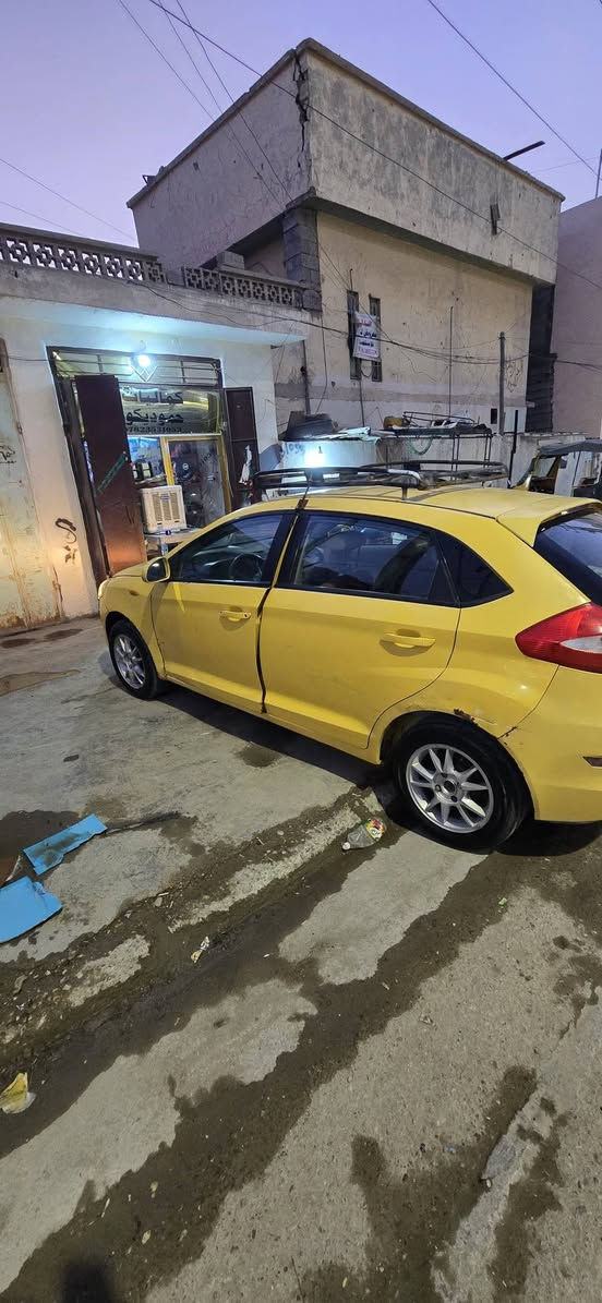 شيري فلاوين ٢٠١١ رقم بغداد
كير ومحرك كورلا يارس حاويه 
تخم تاير جديد 
سياره يحتاجله ترتيب شوي   
للاستفسار 
***********
