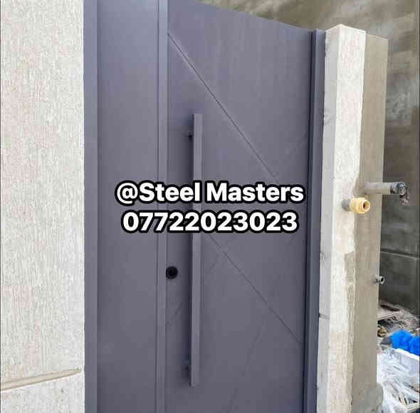 🛑نقدا & بالتقسيط 
ورشة Steel Masters لأعمال الحدادة 

تنفيذ وتوريد باب حديد رئيسي وجانبي بتصميم عصري هندسي يظهر الانسيابية والبساطة 

✅ تنسيق نظيف مع جدار السور  
✅ متين وقوي ويعطي خصوصية وأناقة 
✅ دهان بالوان مطفية متنوعة
✅ مسكة طويلة لسهولة الاستخدام 

📐 تصميم عملي  _ متين وامن مناسب للمداخل الرئيسية والفرعية  

تنفيذ فعلي من ورشة #steel_masters

📍 للتواصل والاستفسار:
+964 ***********
العراق_بغداد
