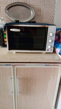 فرن كهربائي • شغال • حرارة قليلة