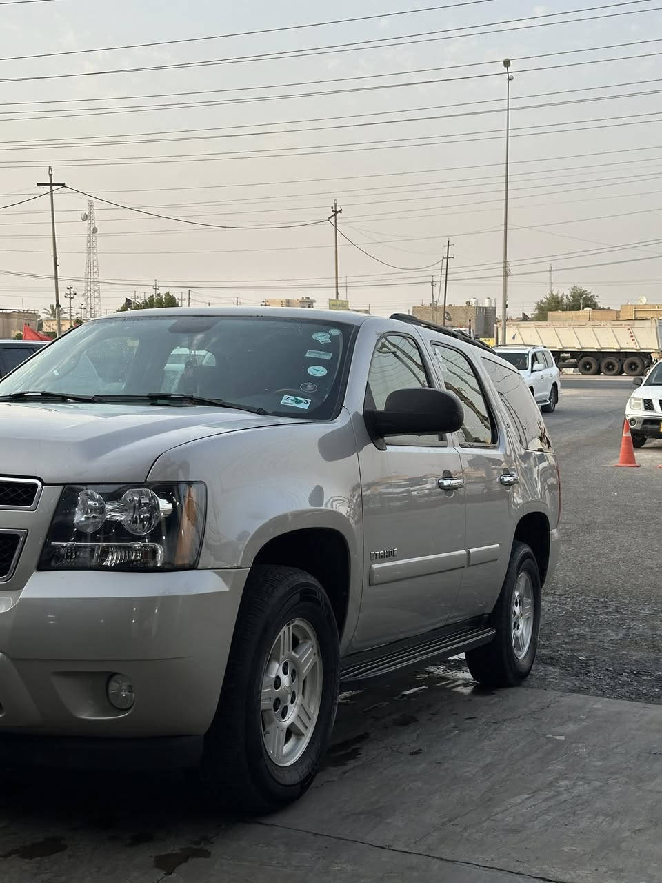 سلام عليكم تاهو للبيع مديل 2007 وارد امريكي فئةLT مصبوغه حزام بدون ضربه  السياره مال بيت وما متعوبه ونضيفه كلش السعر 180 وبيها مجال للشراي مكانه البصرة كرمة علي الناحية رقم ***********
