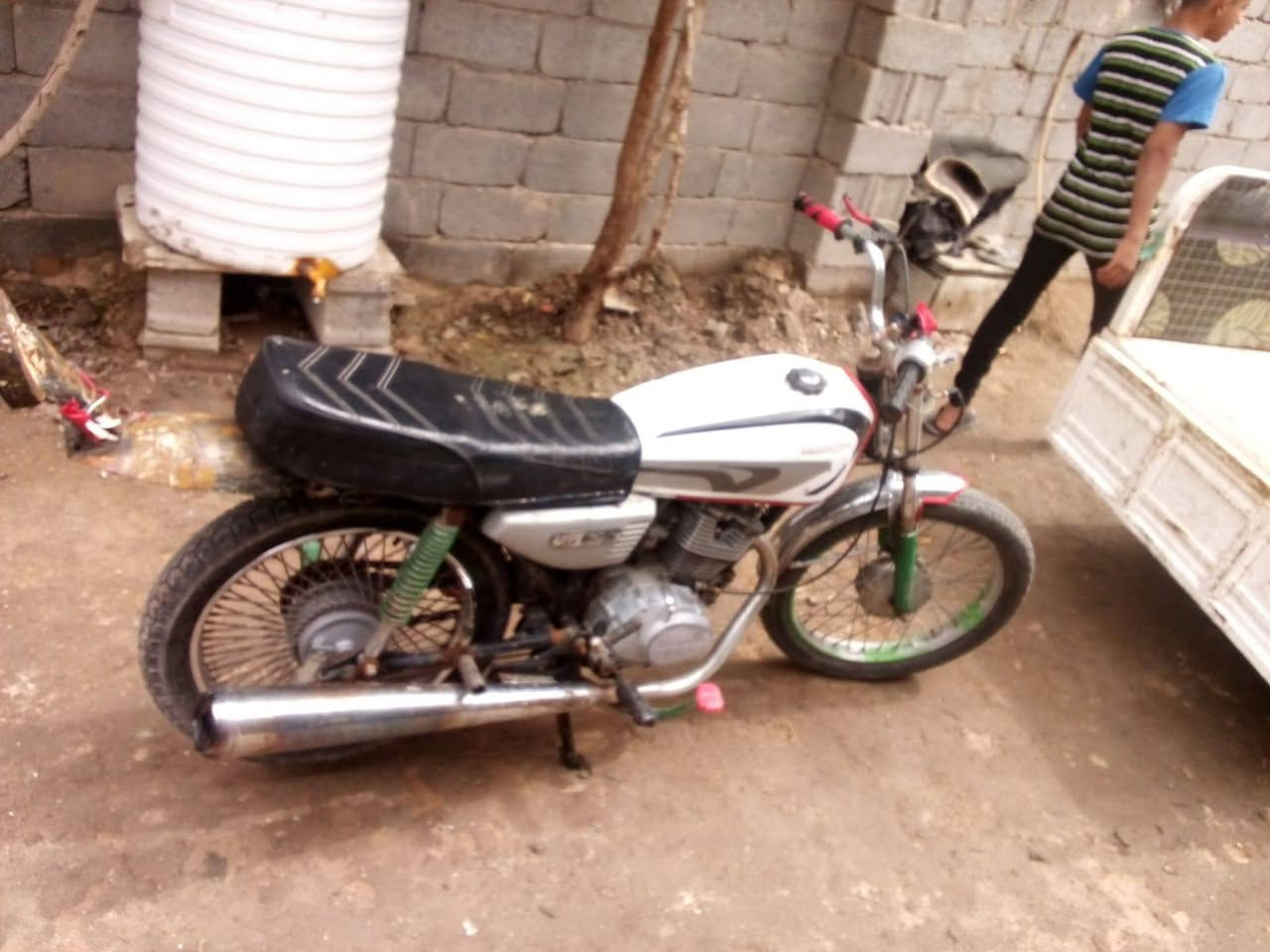 سلام عليكم دراجه ايرانيه 4كير للبيع كلك مكفوله بيه بليته ورقم شاصي دراجه مكينه حلوه خير من الله مكان بابل مشروع المسيب السعر 160وبيه مجال ***********
