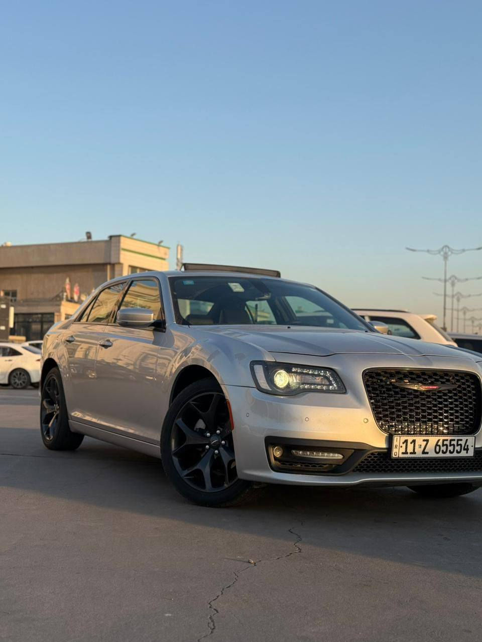 السلام عليكم
اوباما S للبيع موديل 2023 اصل كامل مواصفات 
سيارة استخدام شخصي جديدة ماشية 26000الف
بدون إرباك 
وصورة الحادث مرفقة
السعر 31,500 دولار
موبايل ***********
