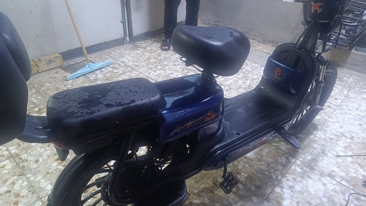 السلام عليكم  
للبيع دراجه شحن بحاله جيده من شركة قوة الليث حجم 20 سعر 350 الف وبيه مجال بسيط مع ملحقاتها شاحنه وخوذه للاتصال على الرقم *********** حله شارع 80 بتجاه طريق النجف مقابيل مول سيد زيد
