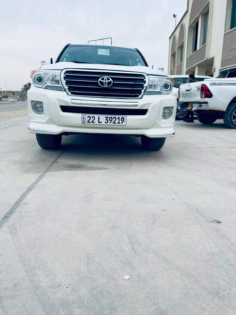 السلام عليكم لاندكروز للبيع 2009 السياره جديده كلش من مكينه كير حداديه تخم تاير كله  جديد ضرر بنيد وجاملغ بدون داخل المكان الحله السعر 265 بيه مجال بيع او مراوس حسب القناعه رقم الهاتف *********** رقم جديد اربيل وكالة أو تحويل
