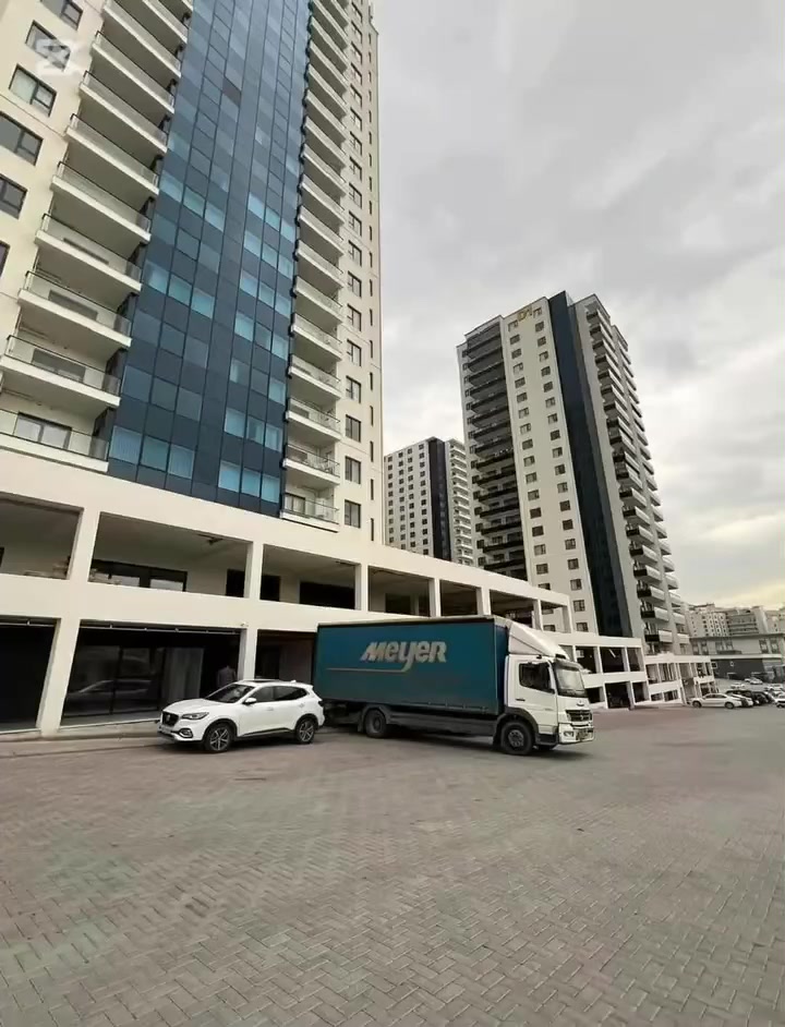 ئامادەین بۆ گواستنەوەی ڤێلا و شوقە و ماڵەکانتان بە جوانترین شێواز بە هەرزانترین نرخ لەگەڵیا  کردنەوە و بەستنەوەی ئەشیاکتان بە باشترین شێوە 
کاڵاکانت بە ئێمە بسپێرە 
0772 142 6704
0770 400 6271
