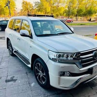 لاندكروز VXR • ٢٠١٨ • مكينة V8 ٥٧٠٠