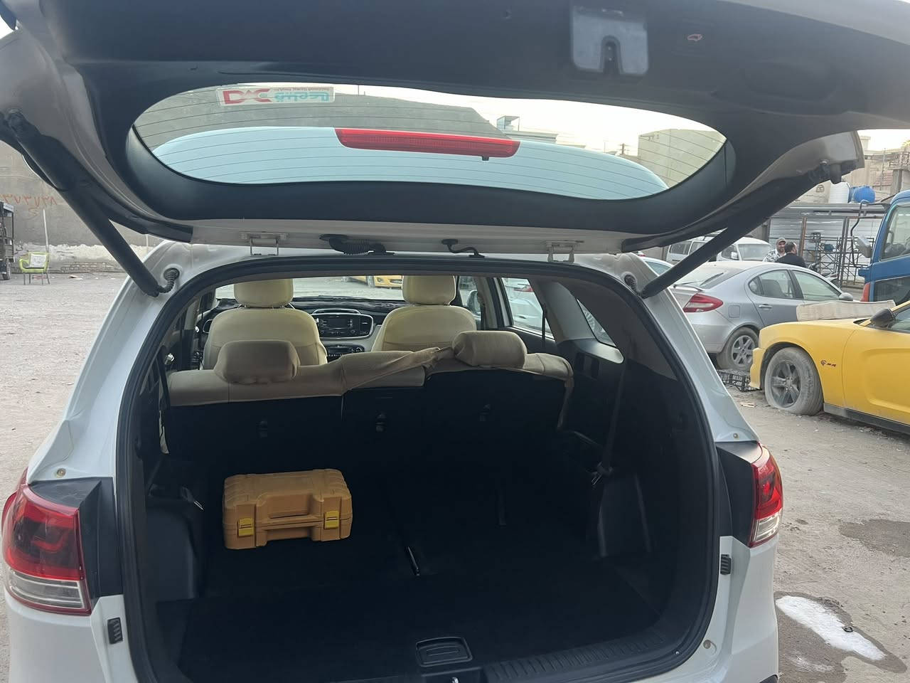 سلام عليكم عندي سورنتو موديل 18 خاليجي 6  سالندر 7 راكب   تبديل باب سايق اصلي بدون صبغ بدون معجون والباقي كفال اريد اراوس بوبامه اصلي لا معاليه ولا مرمزه مكاني ناصريه مركز "" سعره 215


**إذا كنت صاحب هذا الإعلان وتريد حذفه لأي سبب، رجاءا أرسل رسالة إلى الدعم الفني**