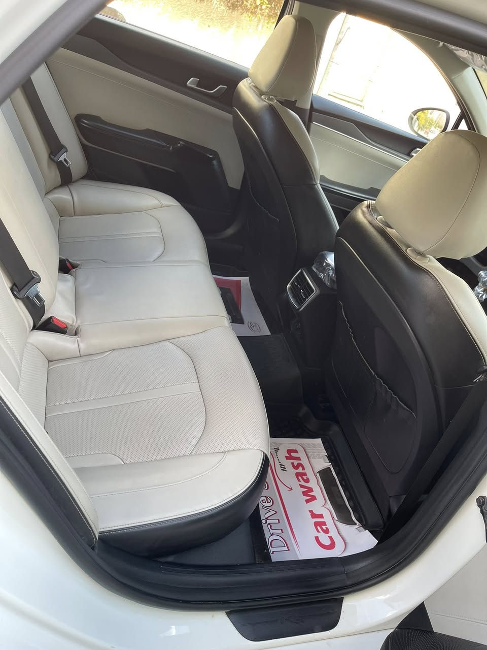 السلام عليكم
كيا (K5)  موديل 2022 خليجي الرقم اربيل الدولي بأسمي تريد تحويل تريد وكاله  
 مكفوله من التبديل والصبغ   عدا مكانات بارد مآشره بالمنشور 
ماشيه 122 الف 

محرك 2000 دوش 
داخل جلد 

بصمه. تشغيل عن بعد. 
اريل نفكيشن.
 تبريد قطعتين
ترحيب. يدات نيكل. 
مري شفط. اشاير بالمري. 
  كرسي كهرباء. 
شاشه كامره دواره. 
حساس خلفي 
مود درايف. داخل ابيض. 
ويل كب حجم 18 انج
السياره جديده ورايدها( 16.800$)
الاتصال *********** 
بغداد / الوزيريه
