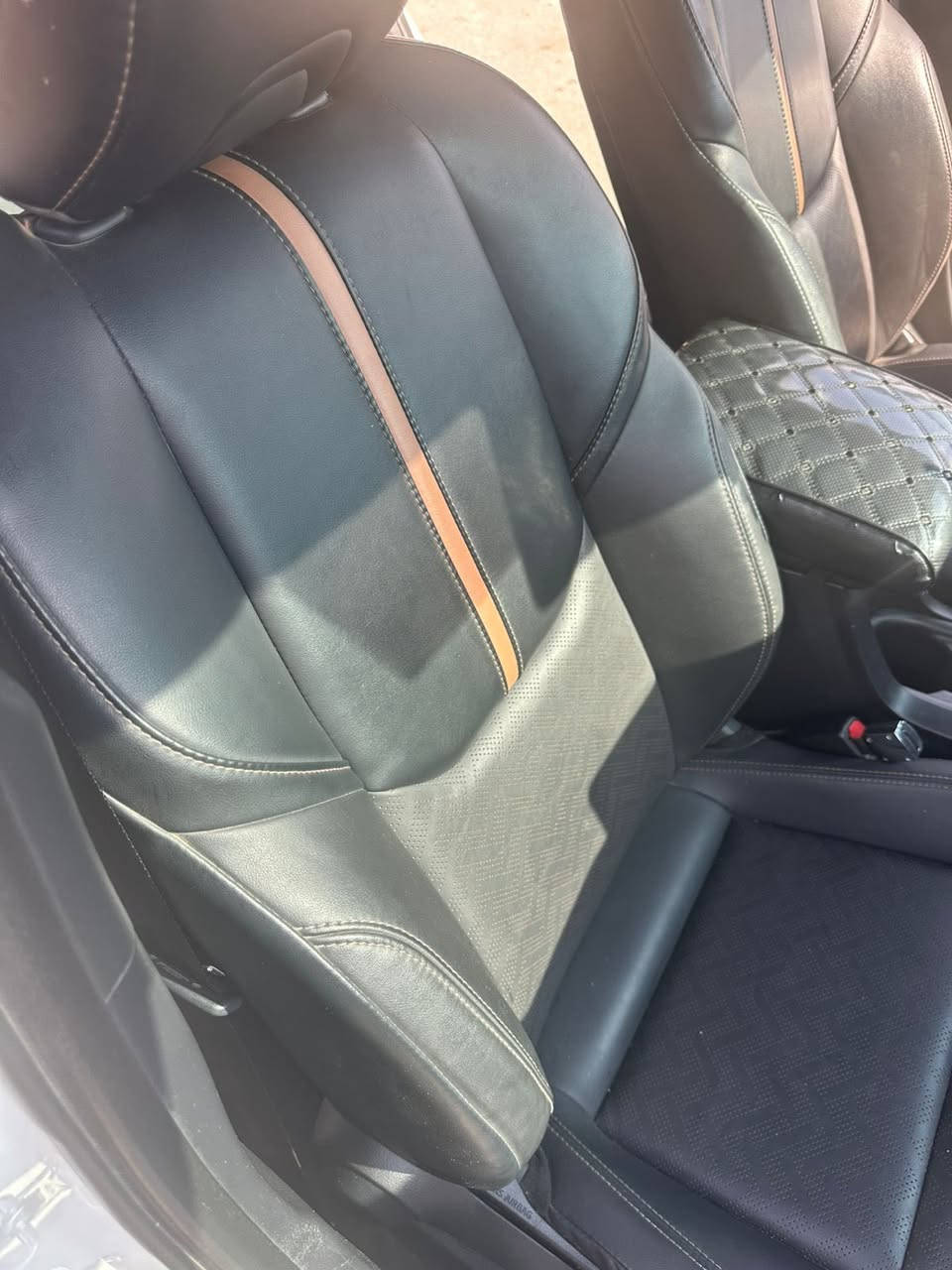 السلام عليكم للبيع فقط 

كورلا 2023 
فول مواصفات فئة (S) 
جلد 
بصمه
دخول ذكي 
رادارات 
كشن كهرباء
و باقي المواصفات المعروفه للفول و السياره عليه عازل حراري الامريكي و عازل صوت 
السياره بيه قطعه صبغ وحده فقط ( باب الصدر ) السيارة نضيفة حيل و جديده و استخدام شخصي و ع ايد وحده لان اخذته زيرو و احلى من الصور 

السعر 21 مليون و بيه مجال بسيط 
للتواصل  ***********
