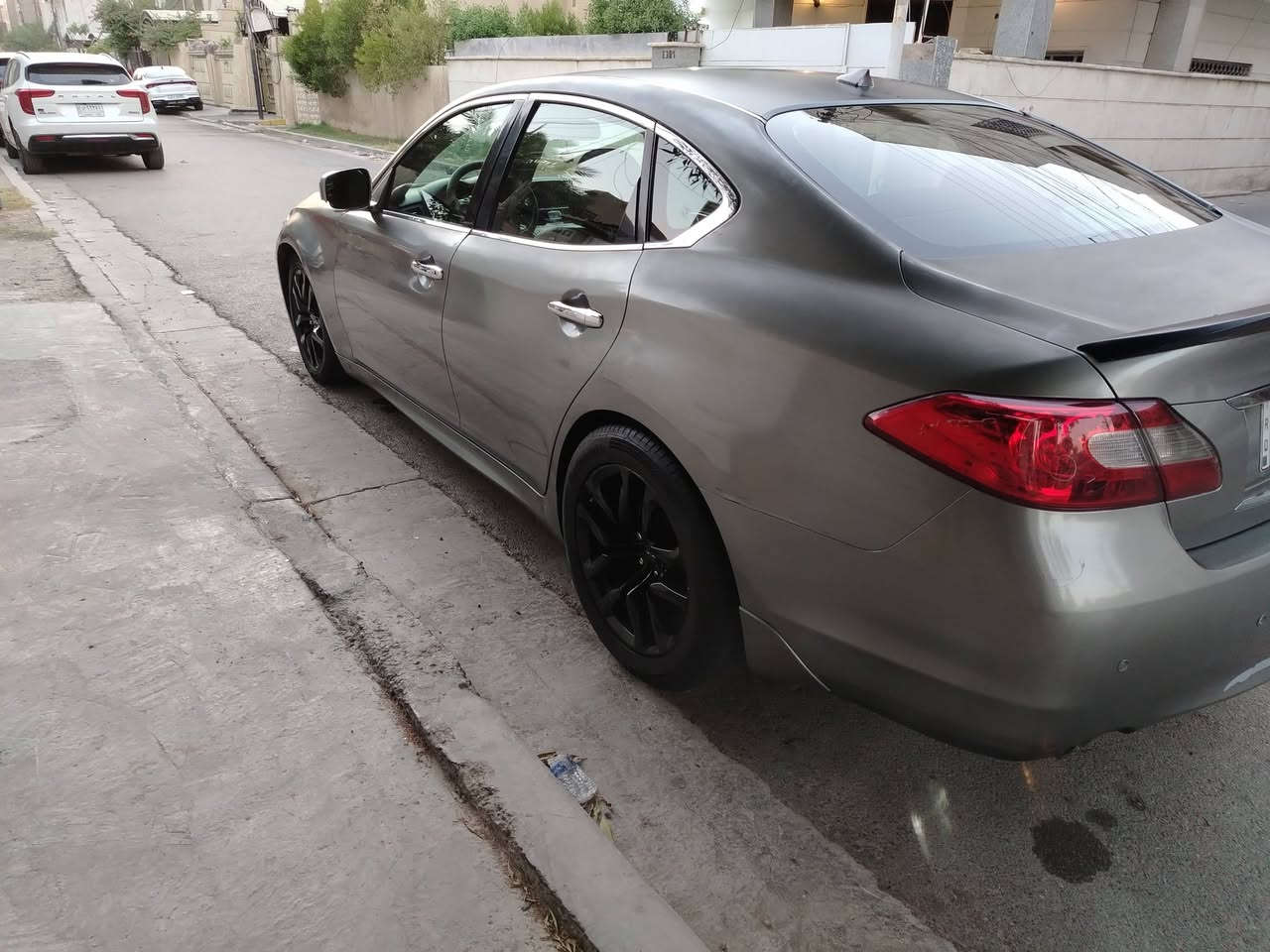 السلام عليكم
للبيع انفنتي M37 2013
السياره وارد امريكي بدون غرق بدون  حادث بدون ايرباك  فقط سرقة قطع وشادين غير قطع وصابغين السيارة
بصمة
سلايد
مري شفط وقلابة عند الرجوع
كشنات جلد وكهرباء وتدفئة وتبريد
خرن كراسي
ستيرن كهرباء وتدفئة
دعامية امامية S
لايتات جدد مع زرع عدسات لايت نهار
تبريد ثلج
بك لايت لد  جديد 
محرك وكير مكفولات
ويل كب تو سايز ١٨ مع زوج تايرات جدد
شاشة اندرويد ابل كار بلي و اندرويد اوتو مع تشغيل الويز وجميع البرامج كامرا دوارة
حساسات خلفية 
 والسيارة وبيها مكانات جاردة
الداخل جديد لوك
بغداد السيدية
***********
السعر ٩٥ وبيها مجال بسيط
