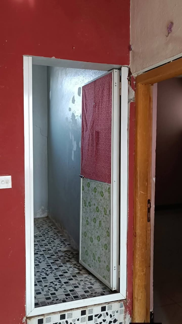 السلام عليكم مكتب عقارات الشمس  مقابيل المستشفى التركي !!!
                         بإدارة ((أحمد الگريطي))
                    
    ☎️*********** 
                        ☎️***********

🏠شقه للايجار تحتوي على غرفتين ومطبخ ومجمع صحيات جدا نضيفه 

⁦^⁠_⁠_⁠_⁠_⁠_⁠_⁠_⁠_⁠_⁠^⁩⁦(⁠✯⁠ᴗ⁠✯⁠)⁩⁦(⁠✯⁠ᴗ⁠✯⁠)⁩⁦^⁠_⁠_⁠_⁠_⁠_⁠_⁠_⁠_⁠_⁠^⁩

🌎 الموقع مقابل المستشفى التركي مباشرةً 

⁦^⁠_⁠_⁠_⁠_⁠_⁠_⁠_⁠_⁠_⁠^⁩⁦(⁠✯⁠ᴗ⁠✯⁠)⁩⁦(⁠✯⁠ᴗ⁠✯⁠)⁩⁦^⁠_⁠_⁠_⁠_⁠_⁠_⁠_⁠_⁠_⁠^⁩

💸💰 قيمة الإيجار 250
