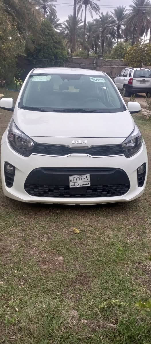 السلام عليكم بيع مستعجل
بيكانتو 2023 بدون رقم جديده اخت الزيرو 
تحكمات ستيرن 
رادار أمامي 
كامره خلفيه 
مثبت سرعه 
مانع انزلاق 
مري كهرباء 
اللون الابيض المرغوب بيها هواي مواصفات بعد  السعر 97 
للاستفسار الاتصال على الرقم *********** بي وات ساب
