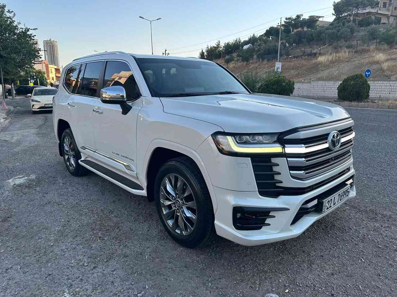 توێتا لاندگروزەر  VX لیمتید
66,000 km ڕۆشتوە 
مۆدێل ٢٠٢٣
تەنها دوو جێگا پیدی ئاڕی هەیە 

زۆر تازەیە لەسەر دەقی شەریکە ماوە 

*********** وەتسئەپ ڤایبەر
