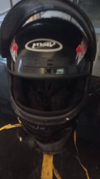 عندي هاي الخوذه للبيع قيم واخذها ٠٧٨٠٦٥٨٢٢٤٩